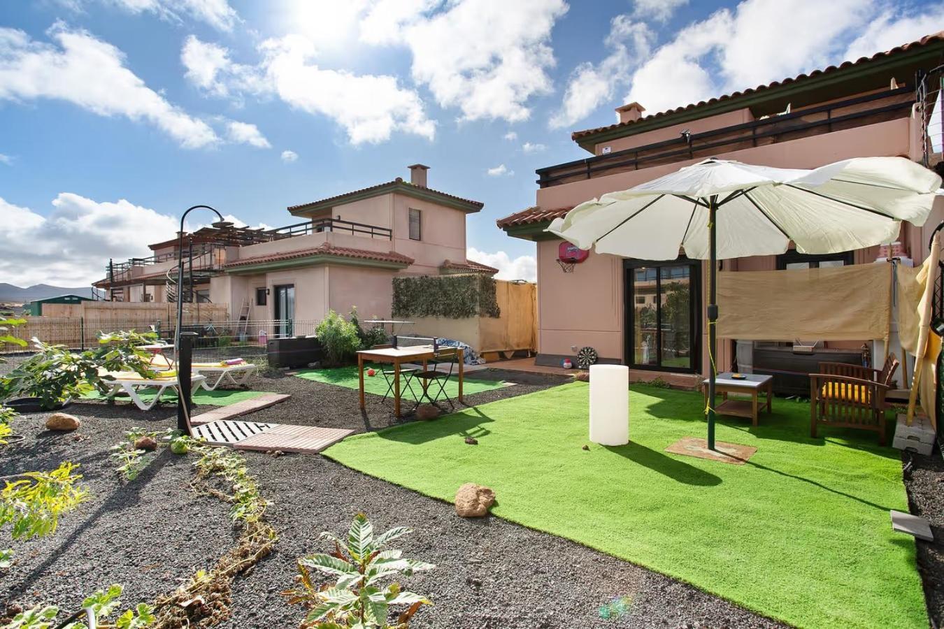 Amadeus Villa La Oliva Luaran gambar