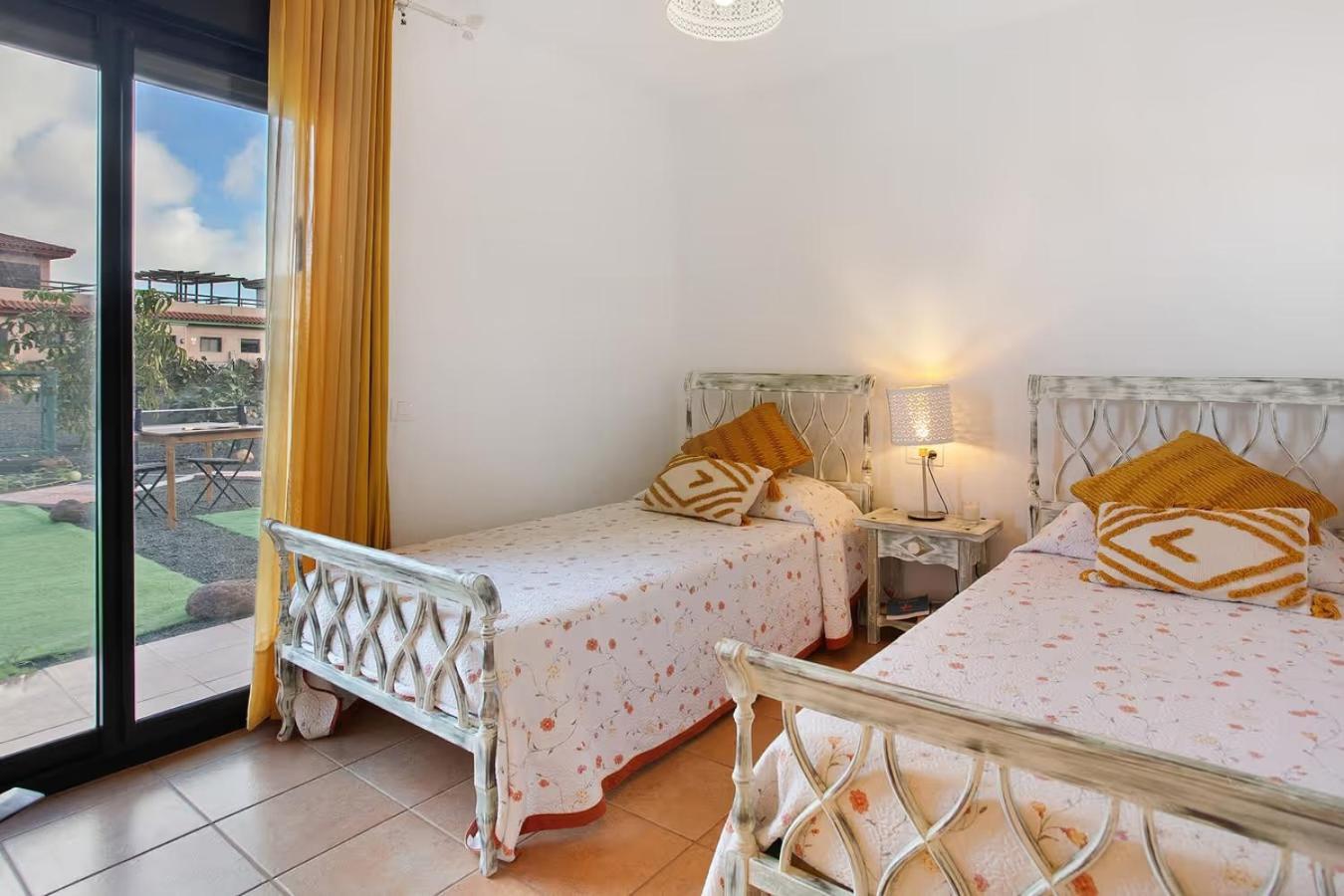 Amadeus Villa La Oliva Luaran gambar
